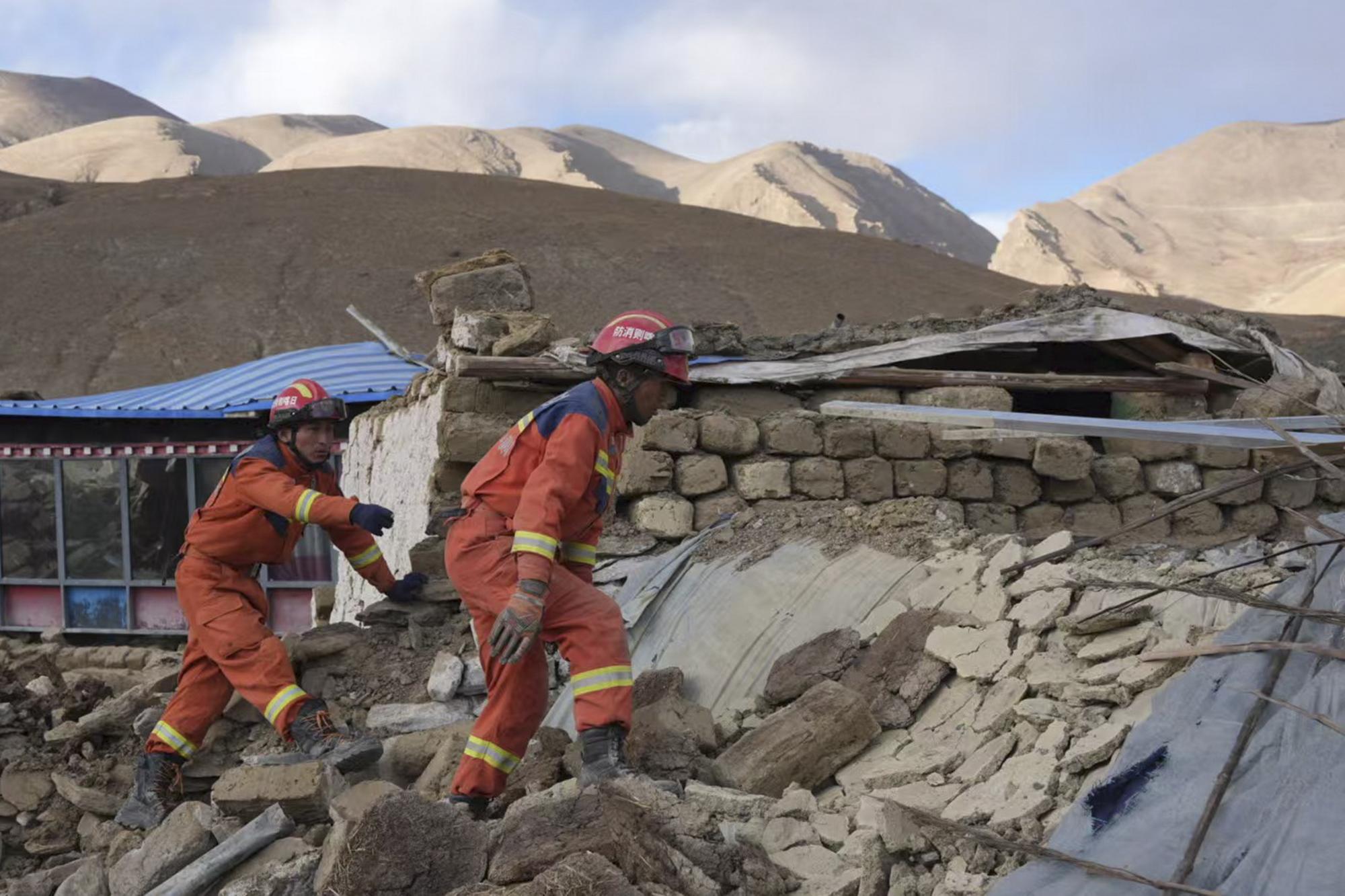 Nőtt a tibeti földrengés halálos áldozatainak a száma