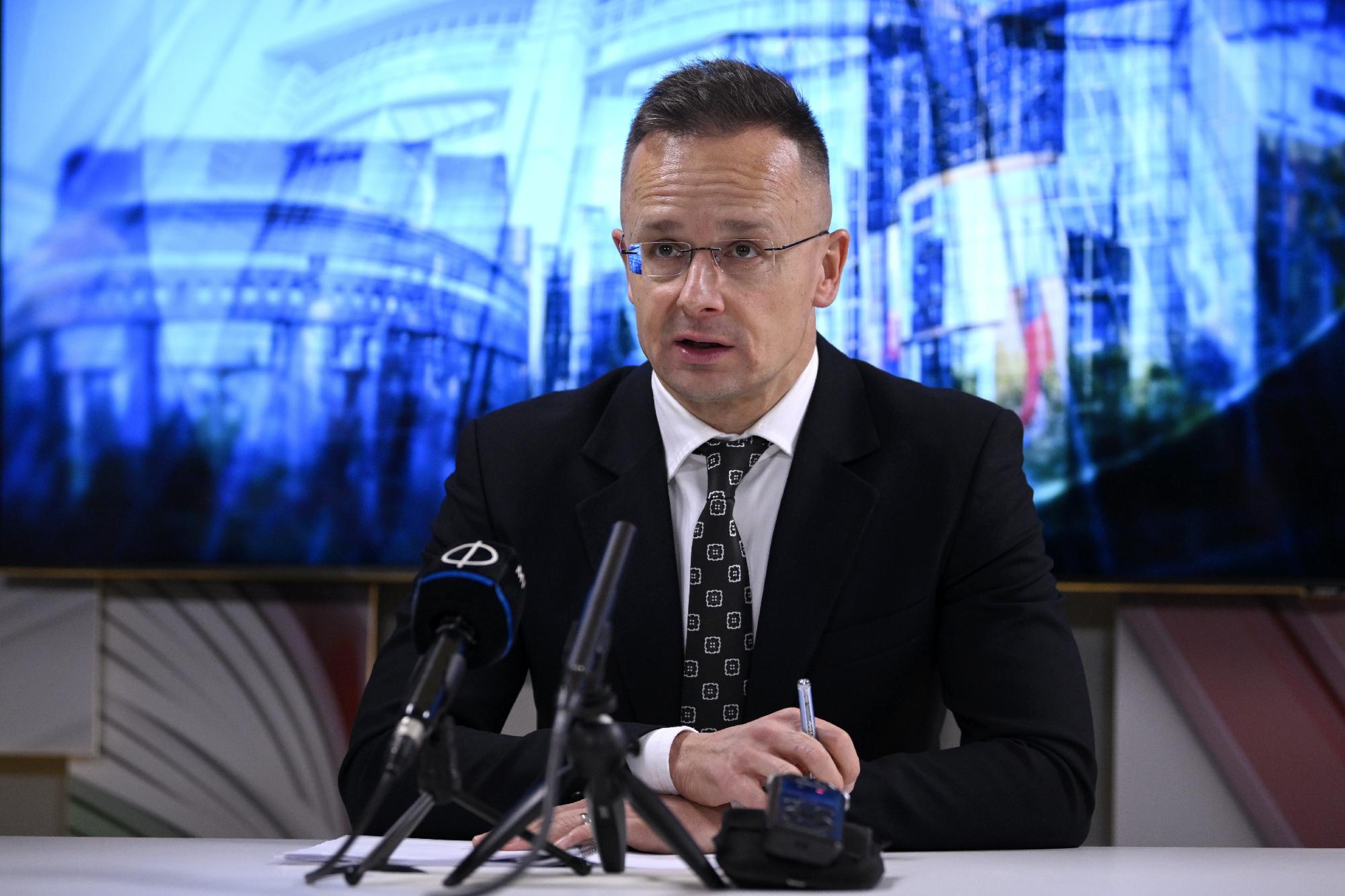 Szijjártó Péter: Magyarország érdekeivel ellentétes a világ blokkosodása