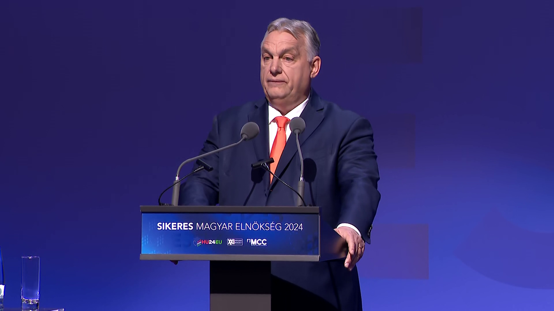 Orbán Viktor: A nyugati liberálisok a teljesítményt a sokszínűségre cserélték + videó