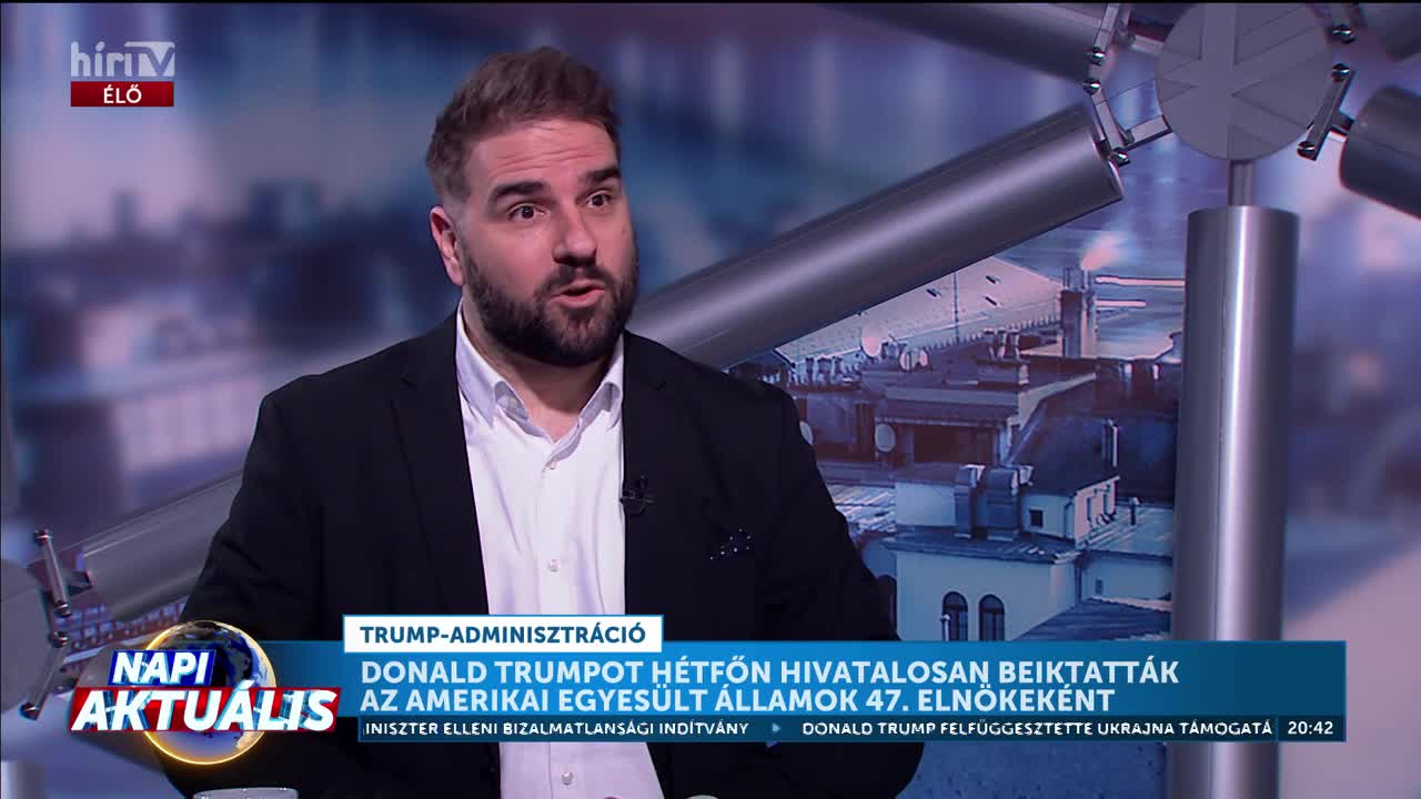 Napi aktuális - Fekete Rajmund: Amerikában bevezették az egy zászló politikát + videó