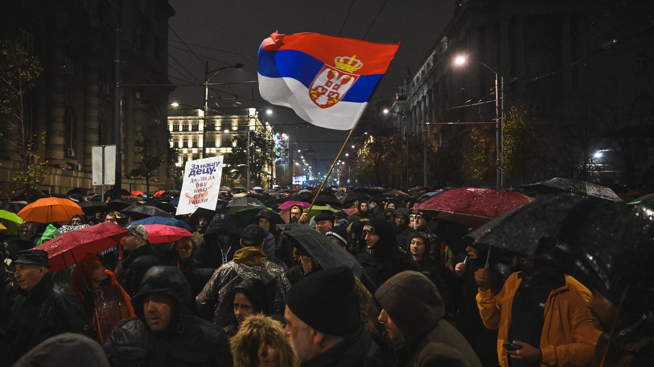 Általános sztrájkra szólítottak fel Szerbiában a hónapok óta tiltakozó egyetemi hallgatók