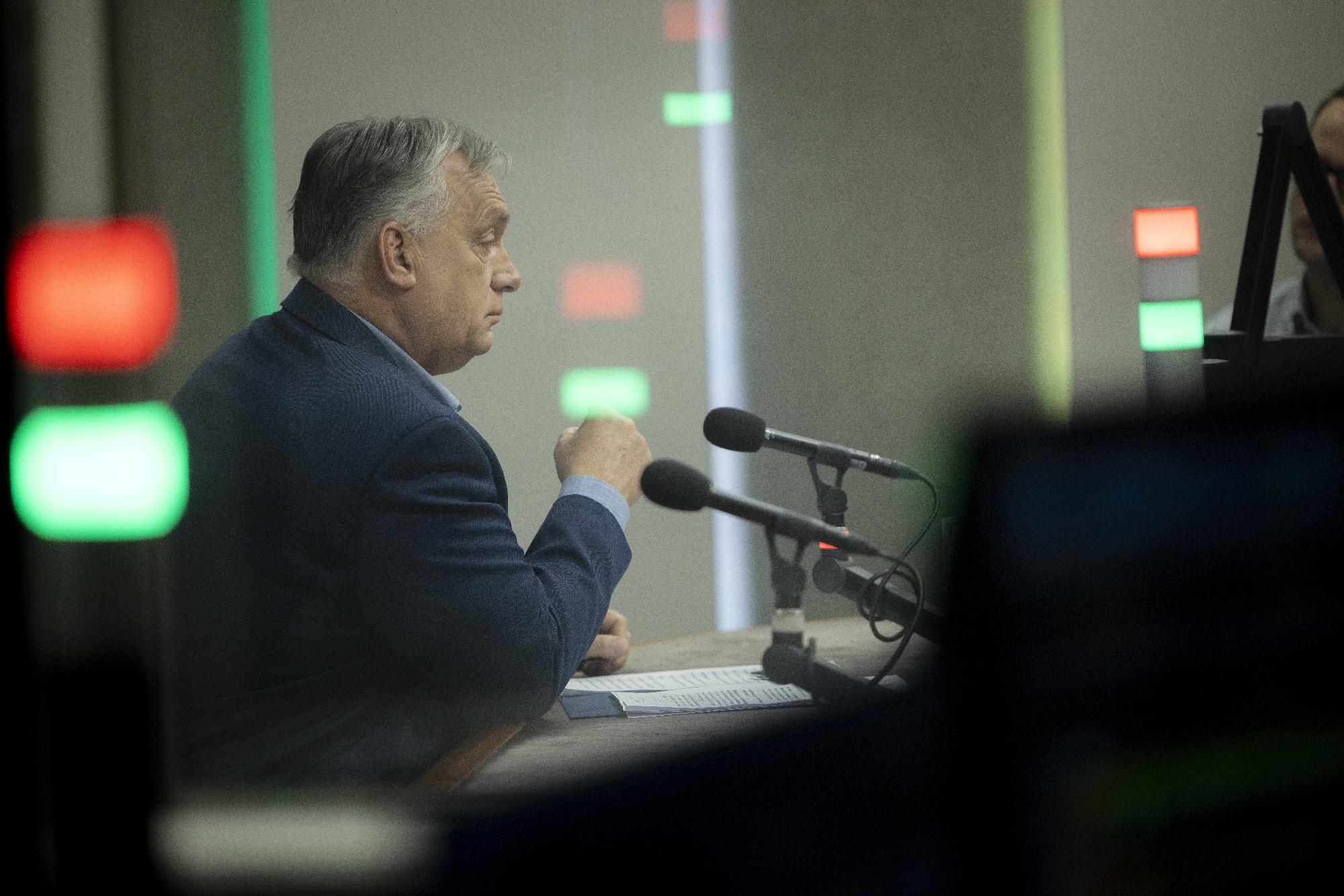 Orbán Viktor: Magyarországnak el kell utasítania az uniós migrációs paktumot, mert az halálos fenyegetés 