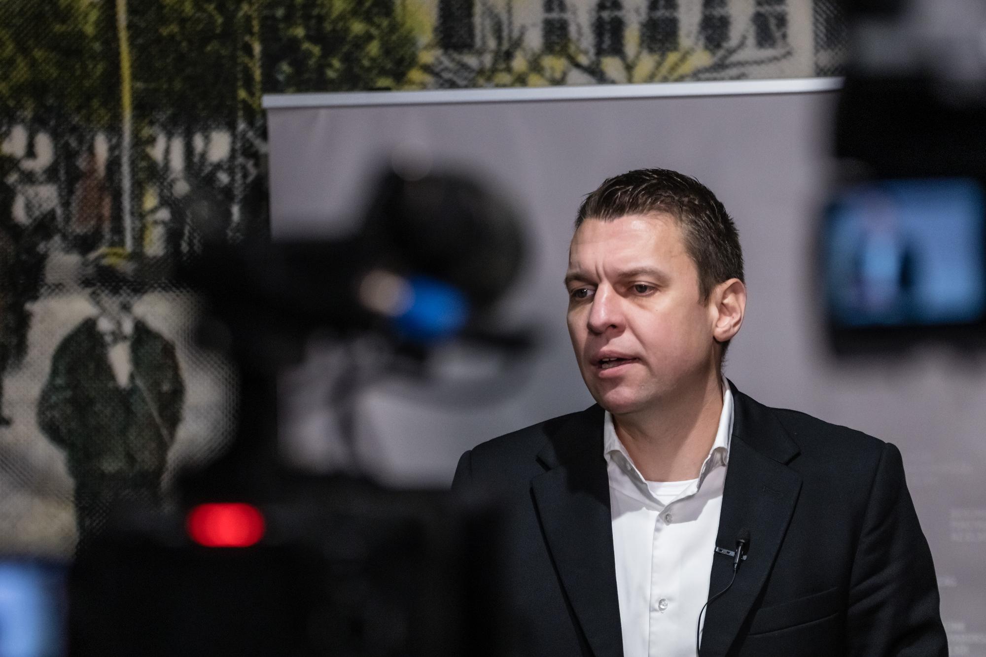 Menczer Tamás: mi lesz, ha Robert Fico nem mond le, újra lelövik?