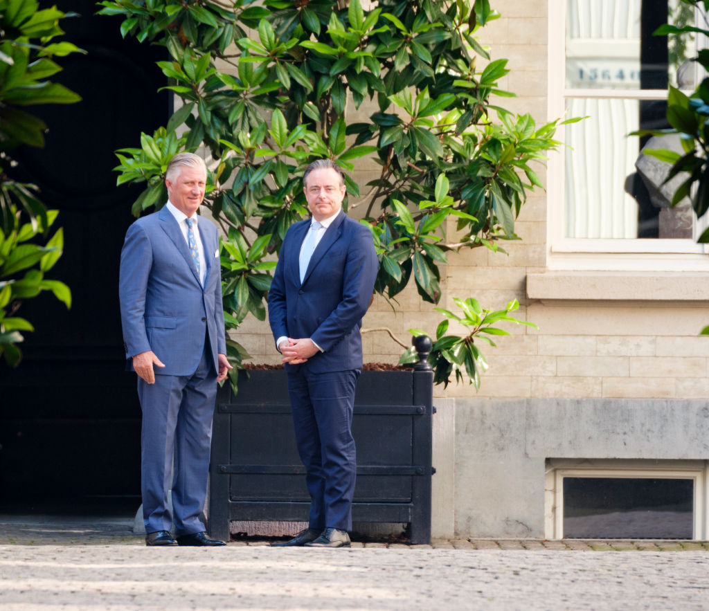 A belgák nem kapkodták el: több, mint fél év kellett a kormányalakításhoz