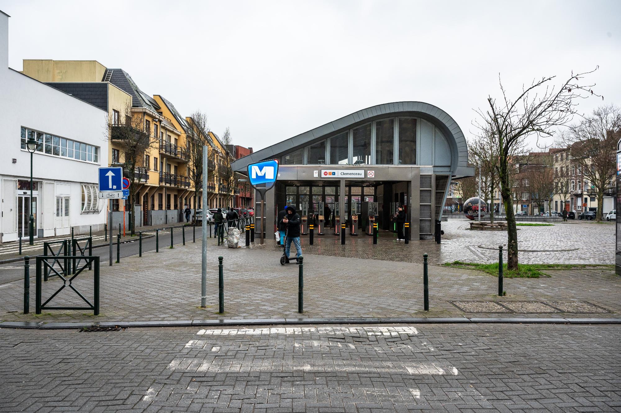 Lövöldözés volt egy brüsszeli metróállomásnál