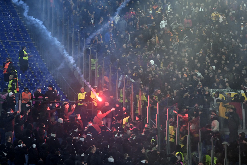 Klubokat büntetett rendbontó szurkolóik miatt az UEFA