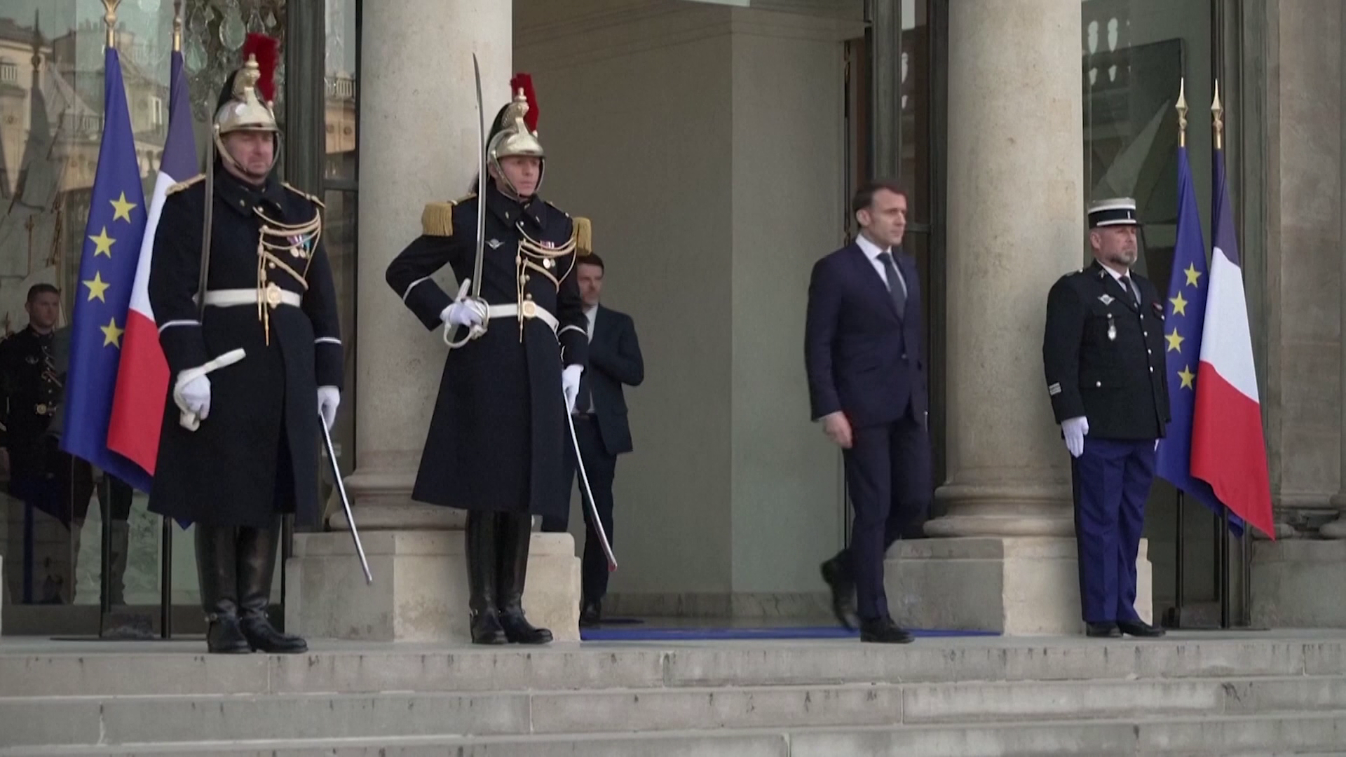 Emmanuel Macron kizárta az Európai Unió tagállamainak többségét a tárgyalásokból + videó