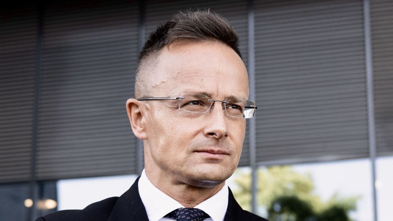 Szijjártó Péter: idén száz új gyár építése kezdődik