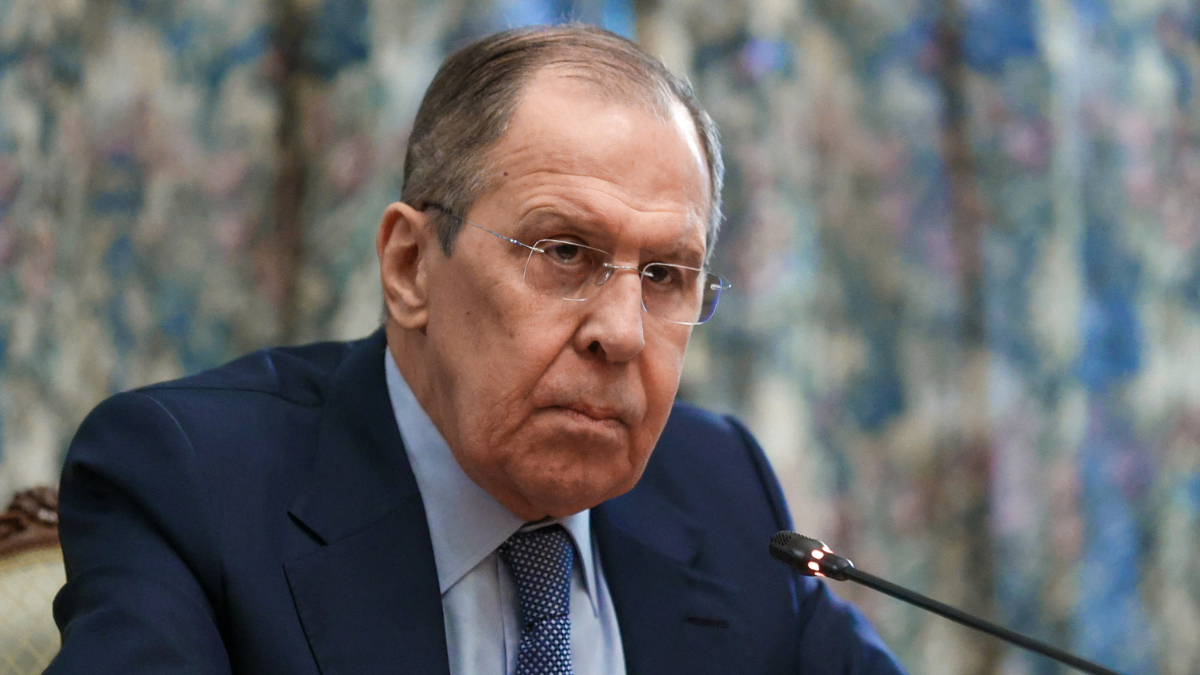 Lavrov: Oroszország nem mérlegeli, hogy beleegyezzen-e európai békefenntartók Ukrajnába küldésébe