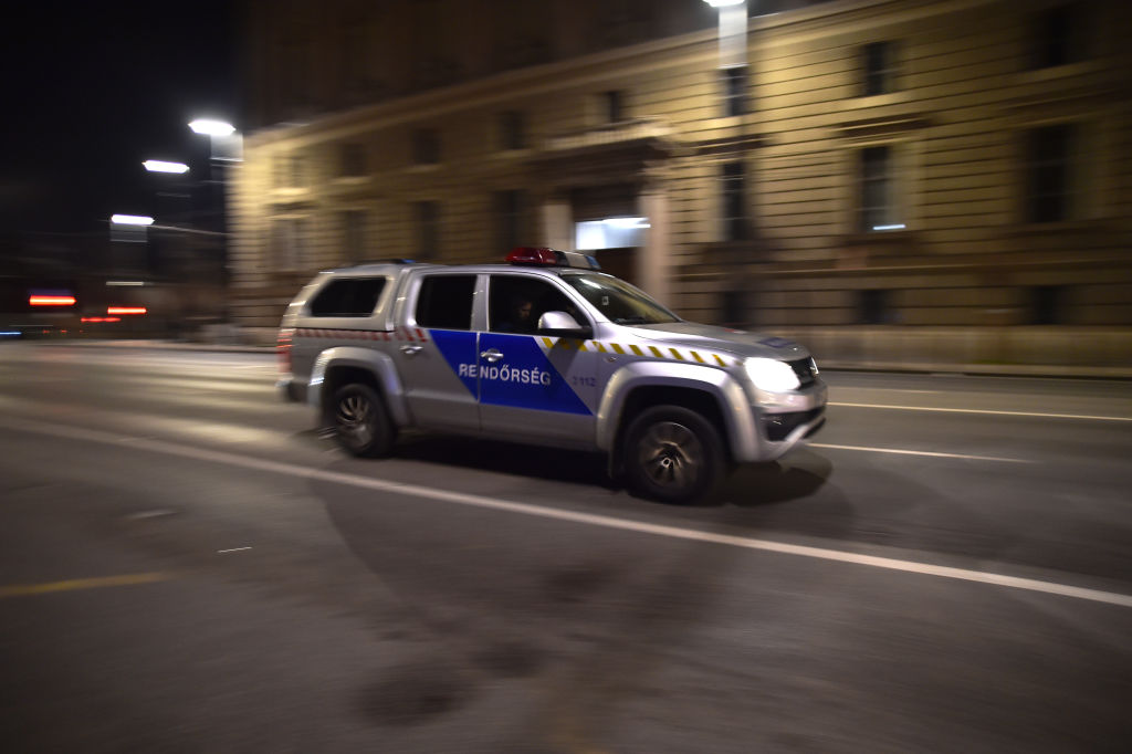 A Dorogi Rendőrkapitányság járőrei elfogták a gyermekmegrontással gyanúsított férfit + videó