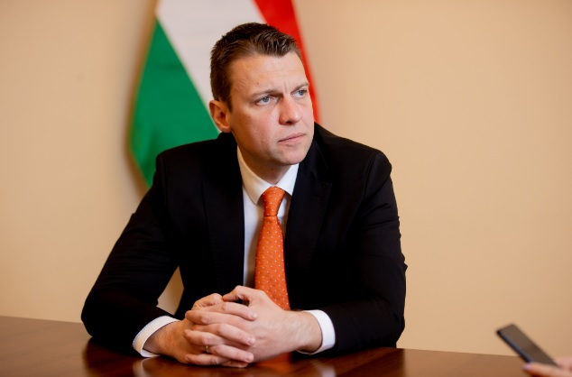 Menczer Tamás: Ők Ukrajnát és a kék-sárgát választották + videó