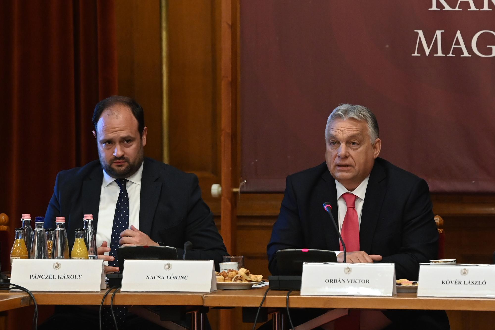 Orbán Viktor: Egy igazi huszárcselre van szükségünk