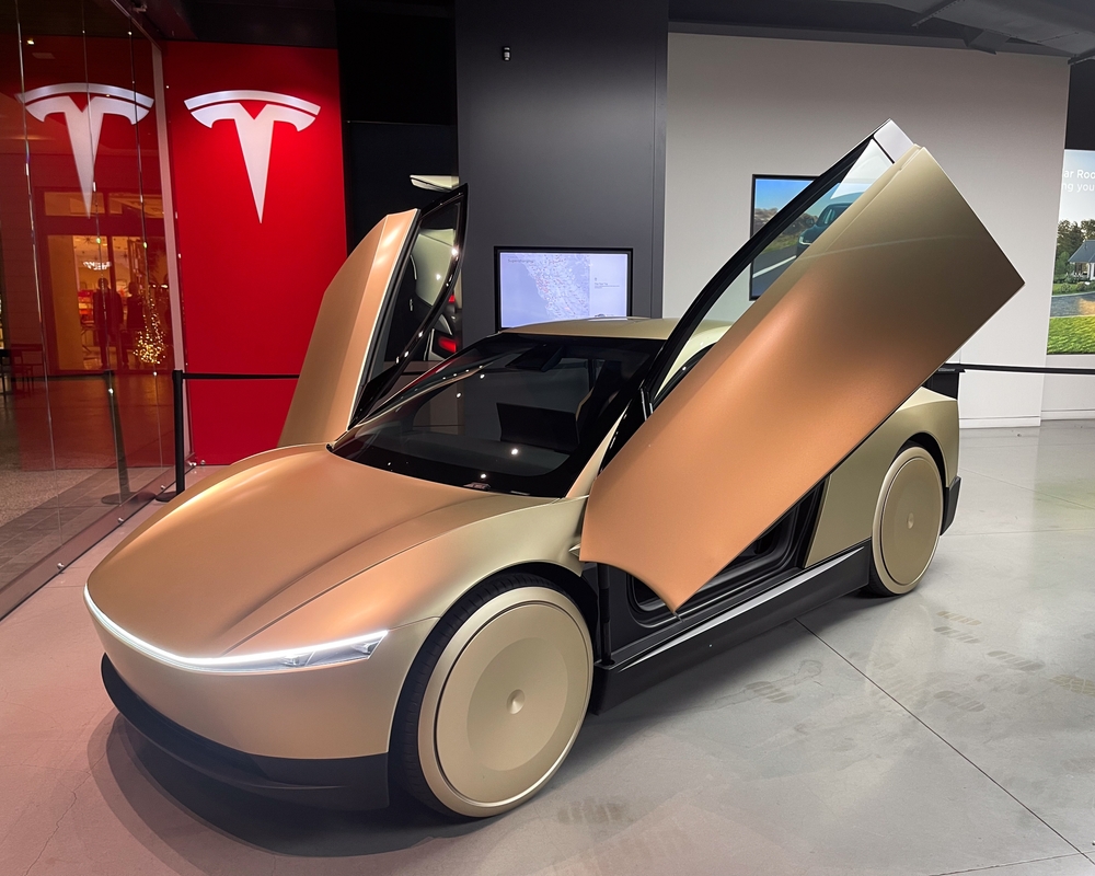 Napokon belül Elon Musk-féle önjáró „robotaxi