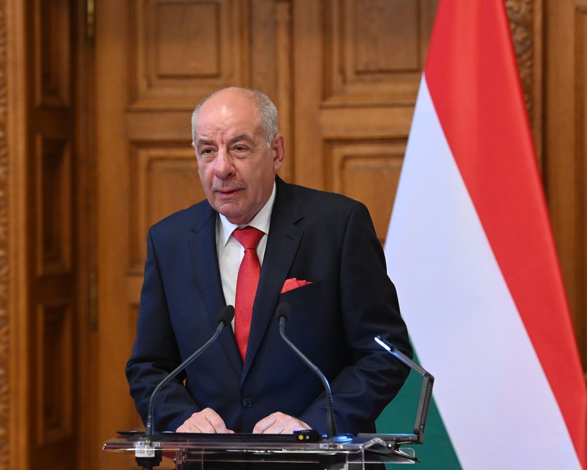 Sulyok Tamás levelet írt az agyonvert magyar férfi családjának