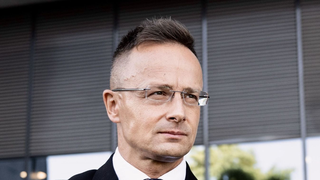 Szijjártó Péter: Donald Trump erőfeszítéseit a békéért nagyra becsüljük Kép