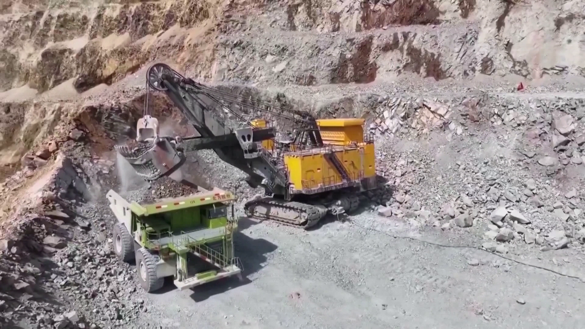 Kína fölfüggesztette ritka fémek amerikai exportjának tilalmát