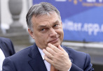 Nárcisztikus, megalomán: Orbánt ekézik a tengerentúlról