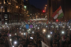 „Magyarország, Magyarország” – a Himnusszal ért véget a tüntetés!