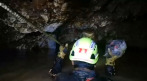 Hétfőn is sikerült 4 fiatalt kimenteni a barlang fogságából