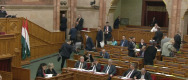 Szétfütyülte, kiabálta a parlamenti ülést az ellenzék